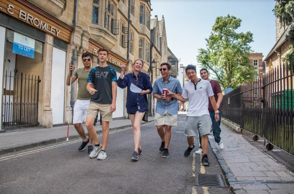 Six students participating in The Oxford Scavenger Hunt